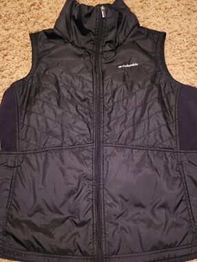 Columbia Black Quilted Full Zipper Vest Size XL
